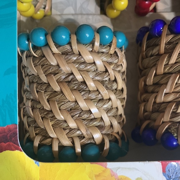 The Pioneer Woman Beaded Napkin Rings 8 piece 2 sets of 4 - Picture 5 of 13